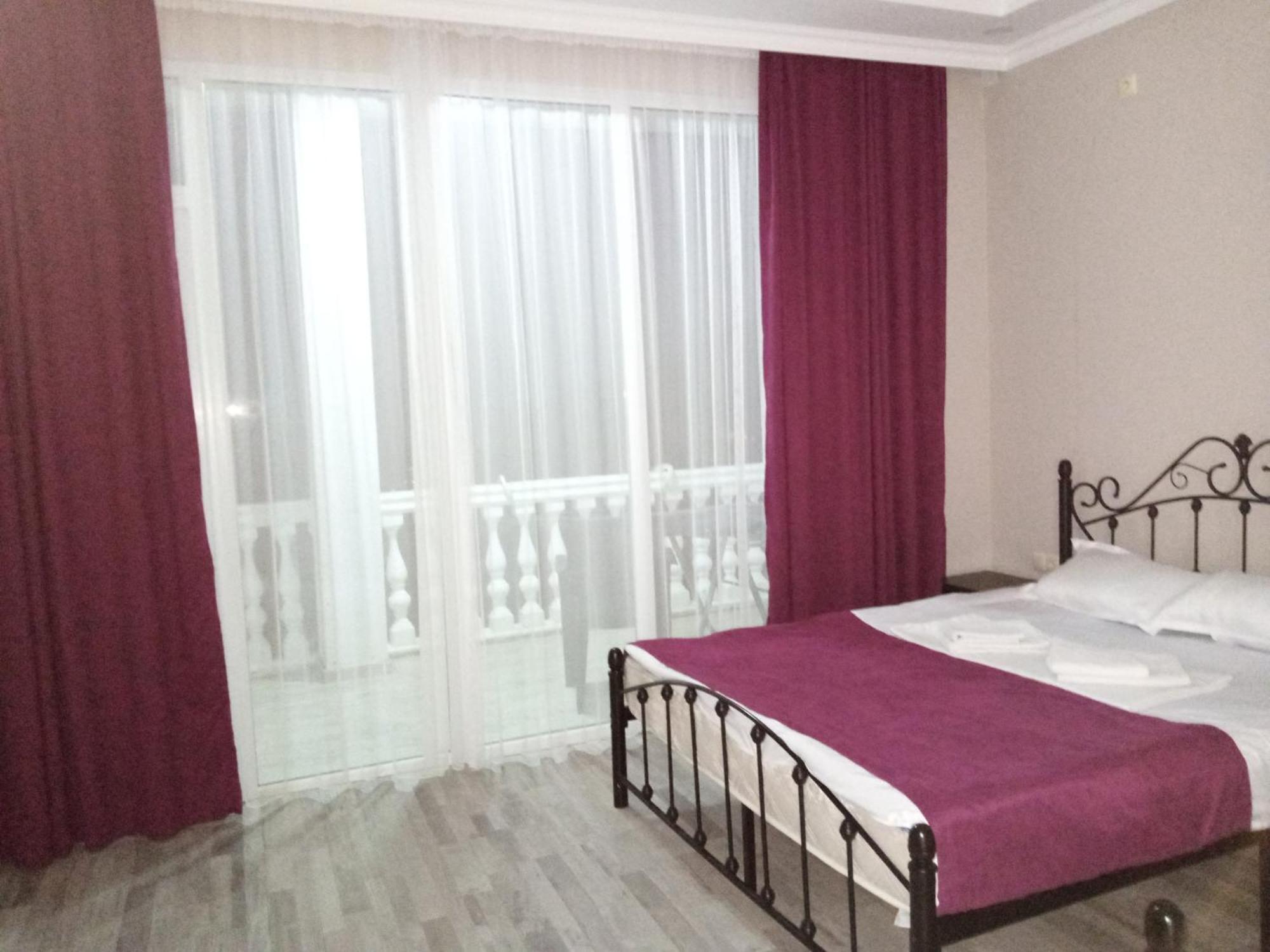 Geno Guest House Кваріаті Екстер'єр фото